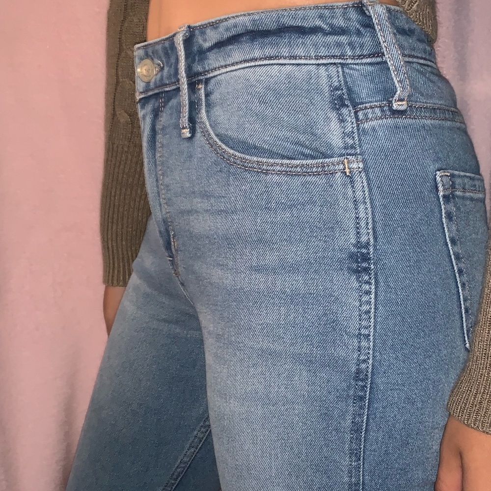 Hollister high-rise mom jean (vintage stretch)